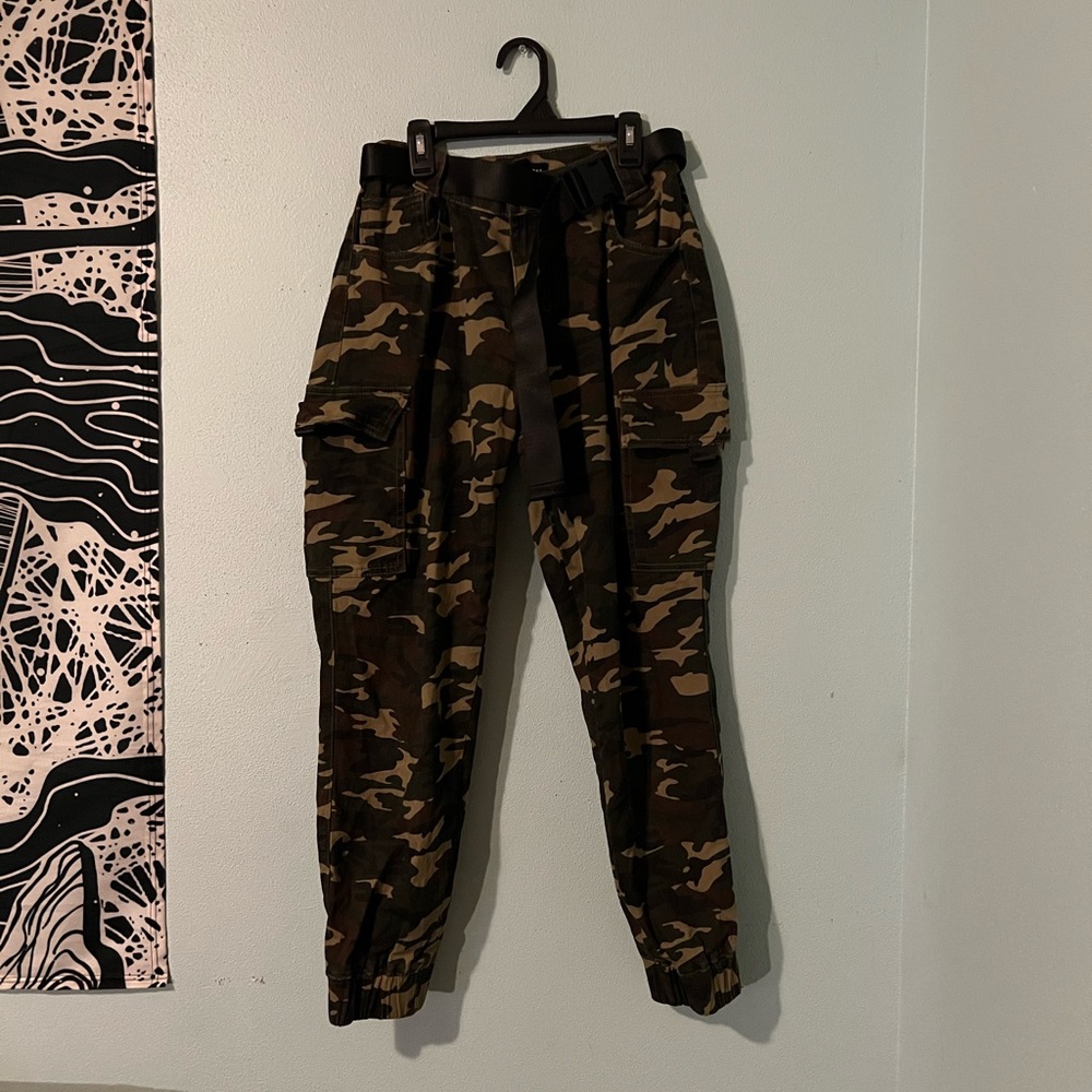 Camo cargo joggers.